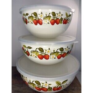 Vintage Set of 3 Kobe Japan Kitchen Strawberry Enamel Nesting Bowls 1980s